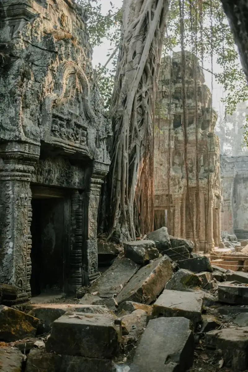Angkor Wat: Il Cuore Cosmico di Pietra, Tra Devozione e Mistero nel Regno Khmer