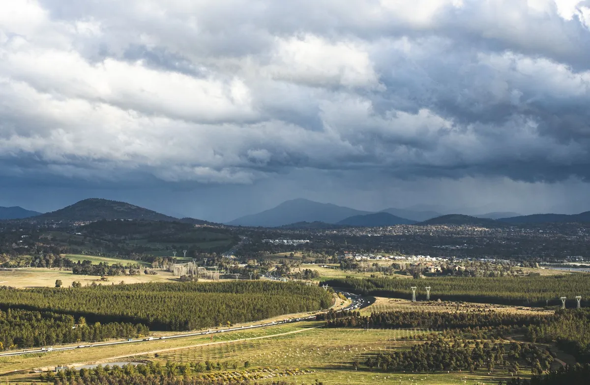 Australische Landschaft mit Sonnenuntergang