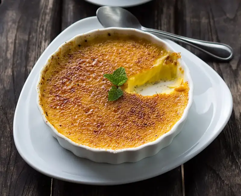 Crème Brûlée : La Douce Symphonie du Caramel