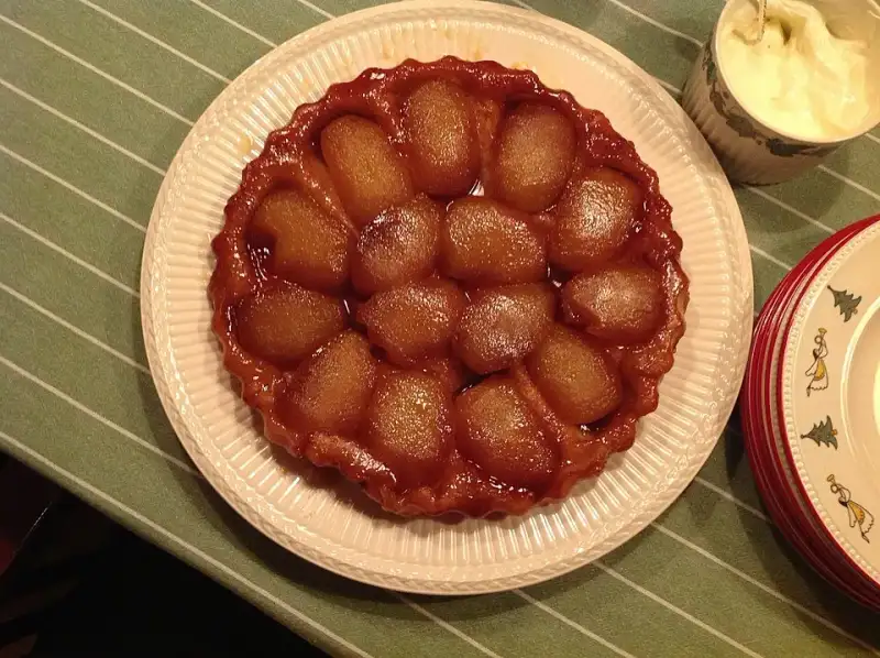 Tarte Tatin : La Merveilleuse Erreur Culinaire