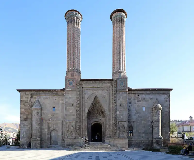 Çifte Minareli Medrese