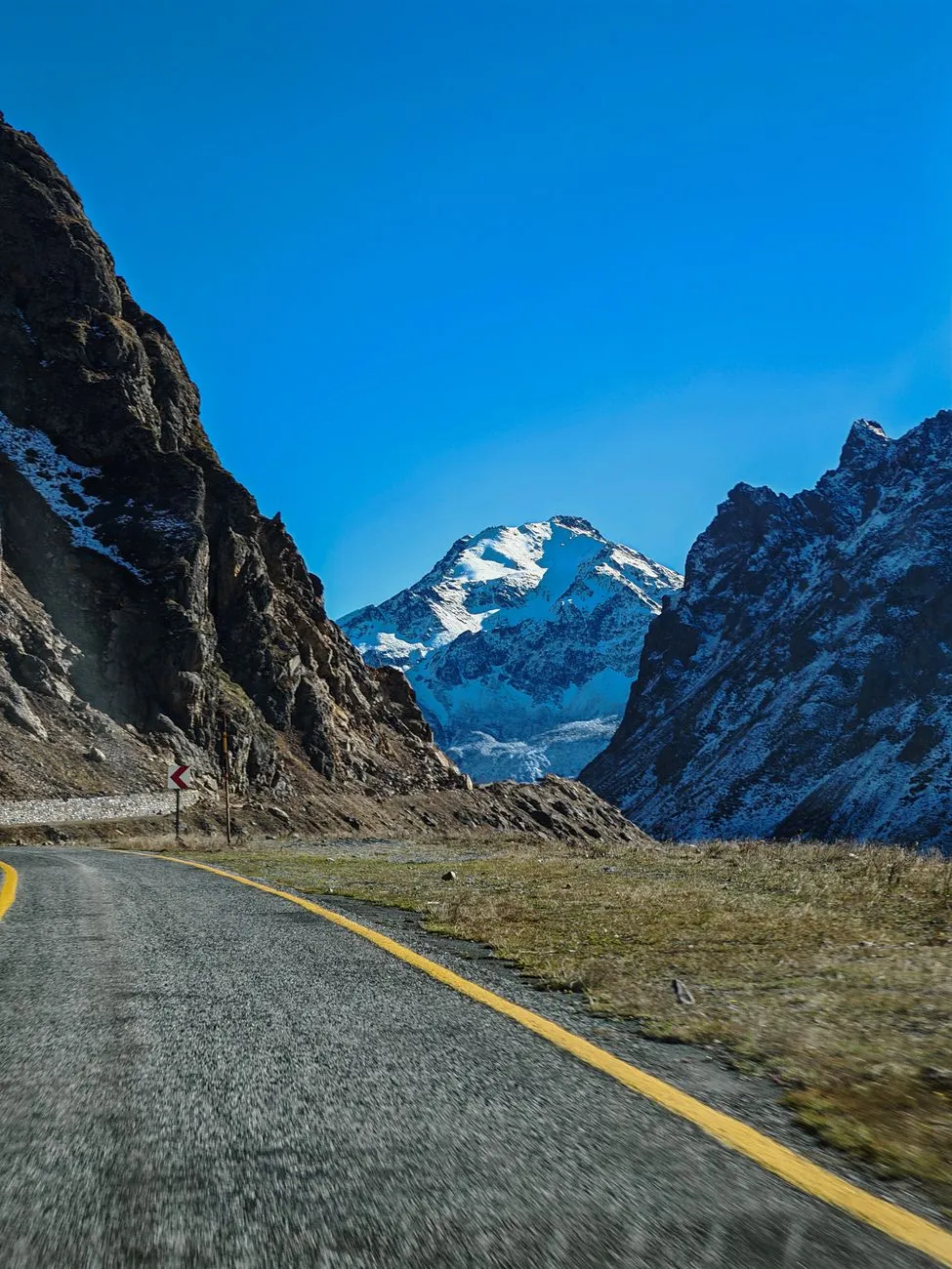 Crossing the Roof of the World: Karakoram Highway Road Trip – Part 02: The Khunjerab Border