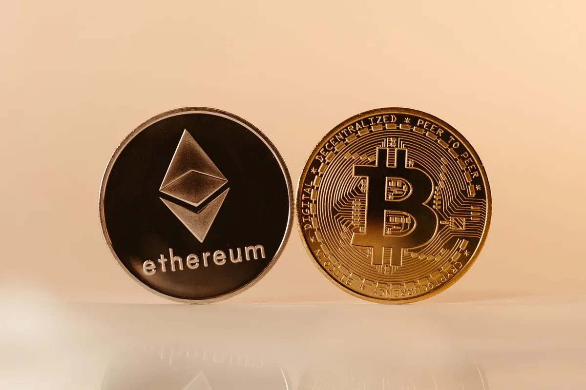 Decentralized Social Graphs