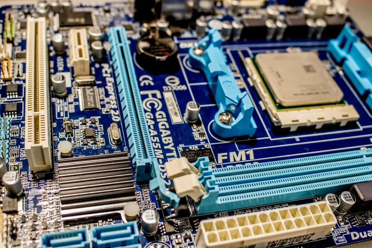Assembling a PC with a screwdriver
