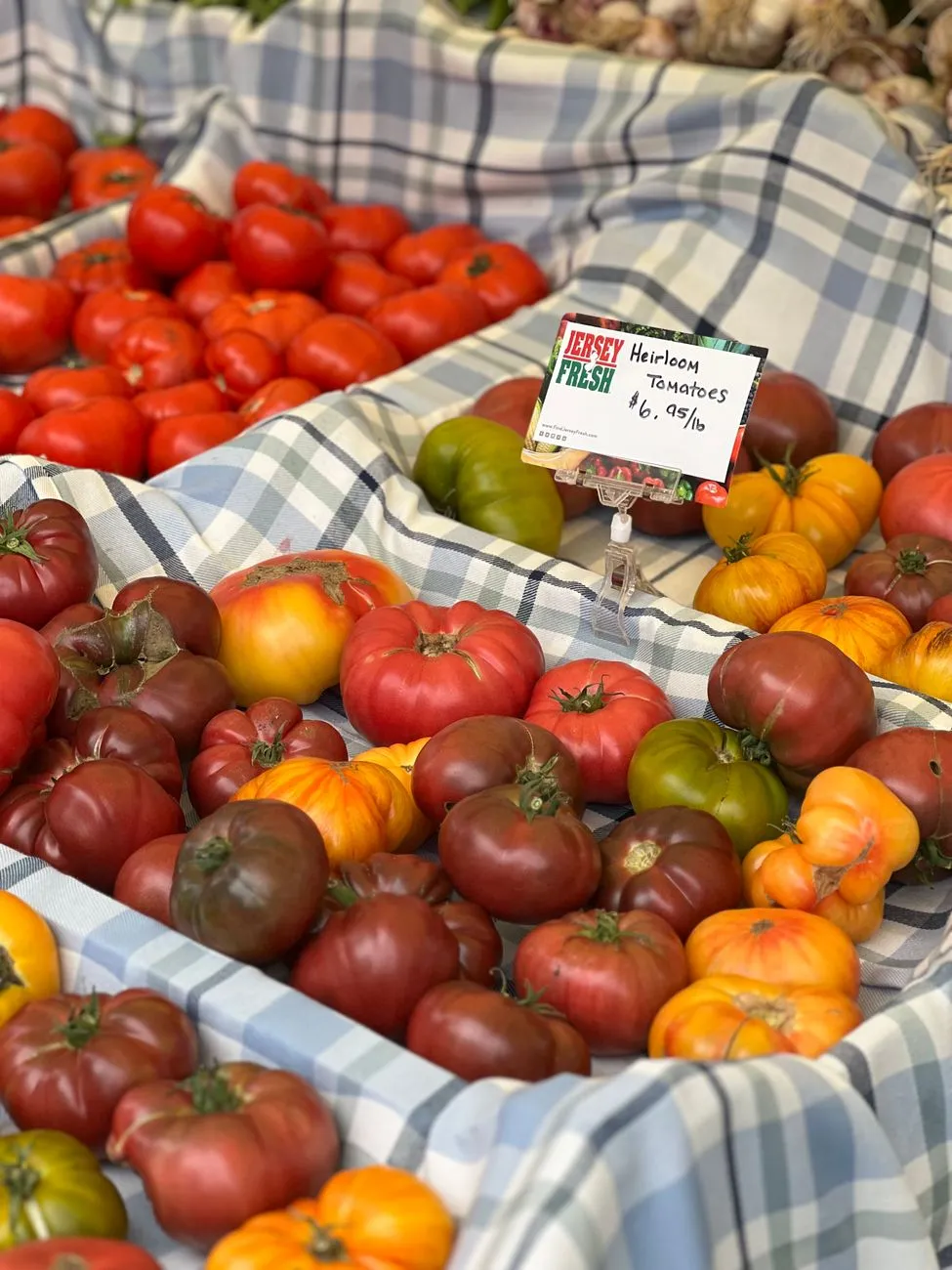 Heirloom tomatoes variety colors