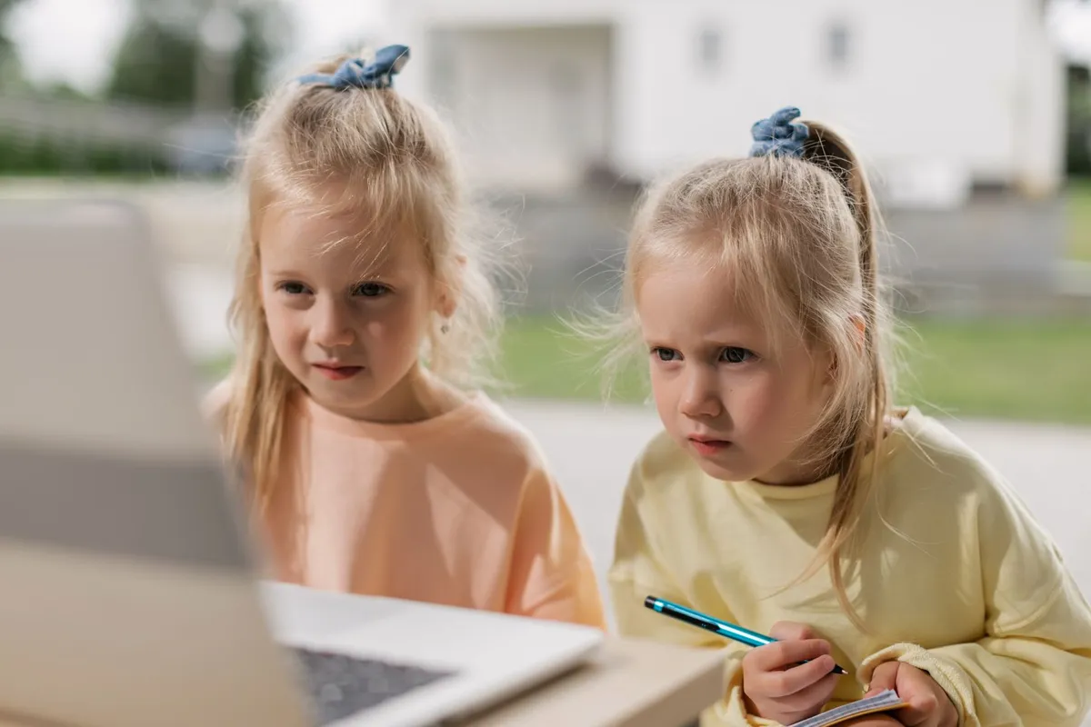 Digital Twins in Precision Medicine: Real-Time Health Monitoring and Adaptive Therapy