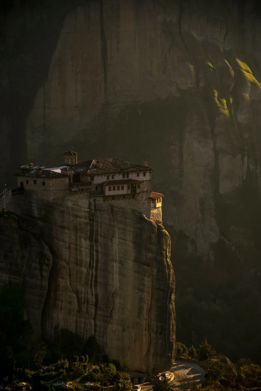 Sunrise over Meteora’s cliffs