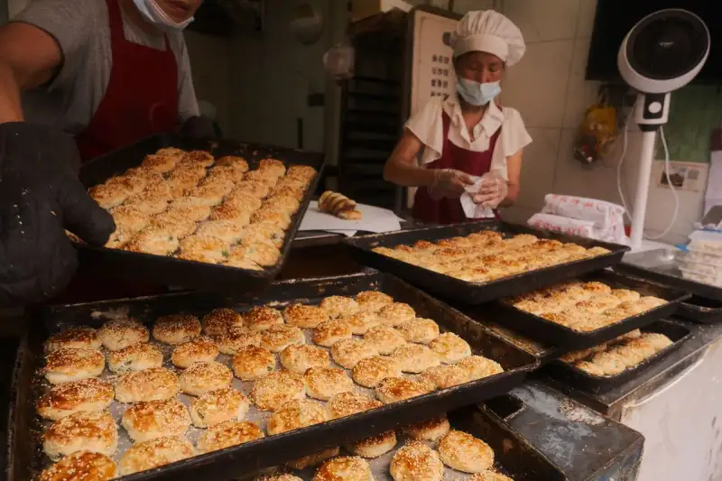 The precise art of making Dan Tat pastry