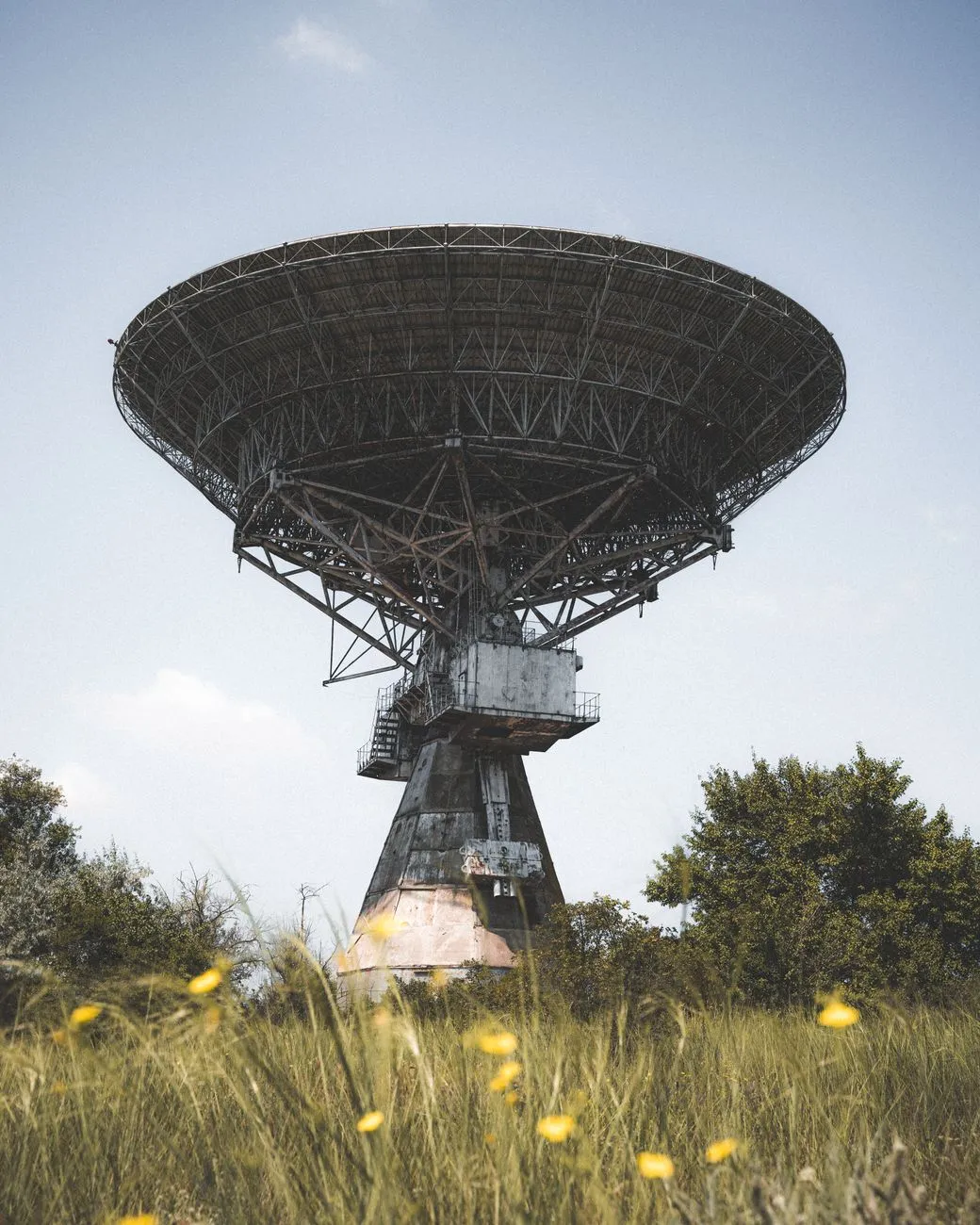 Entangling the Fabric of Trust: Architecting the Quantum Internet's Unhackable Backbone