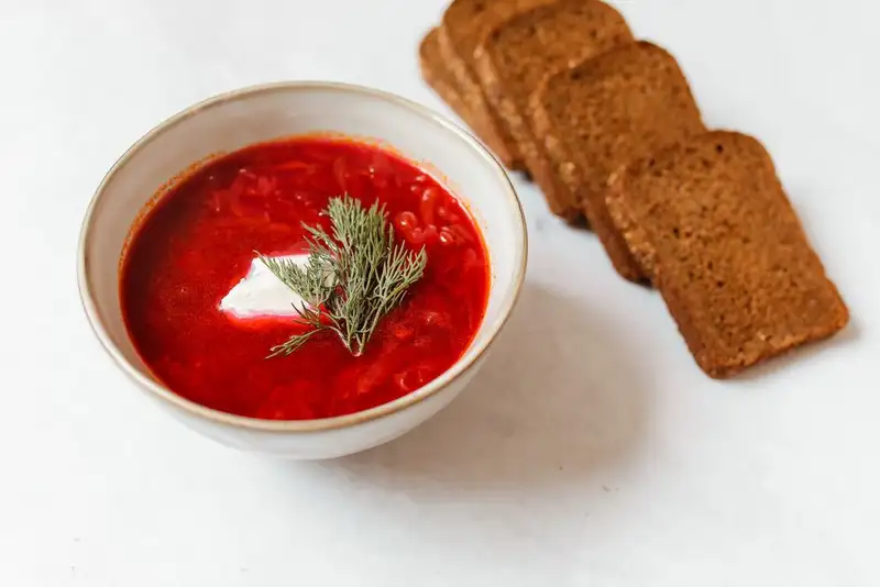 Exploring the Antioxidant-Rich Delights of Borscht with Kefir and Dill