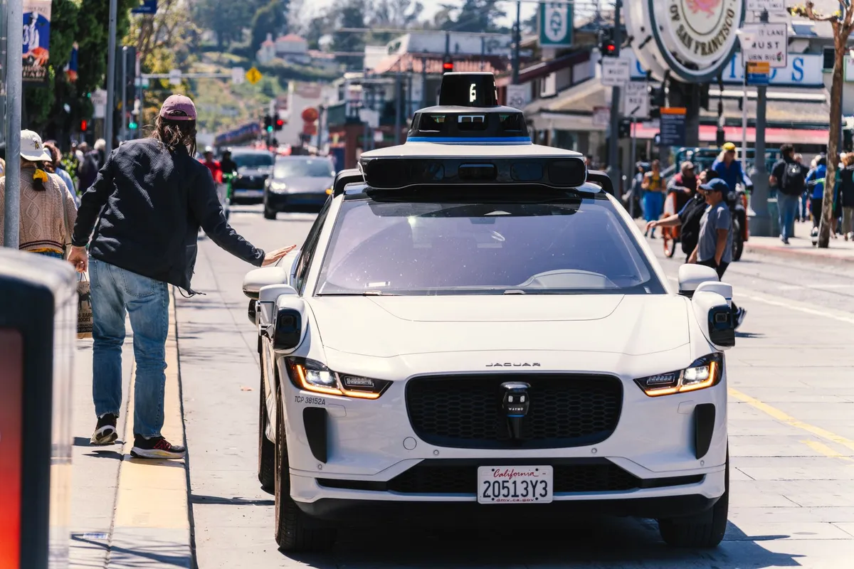 Fusing the Senses: The Integration of LiDAR and Computer Vision in Level 4 Autonomy