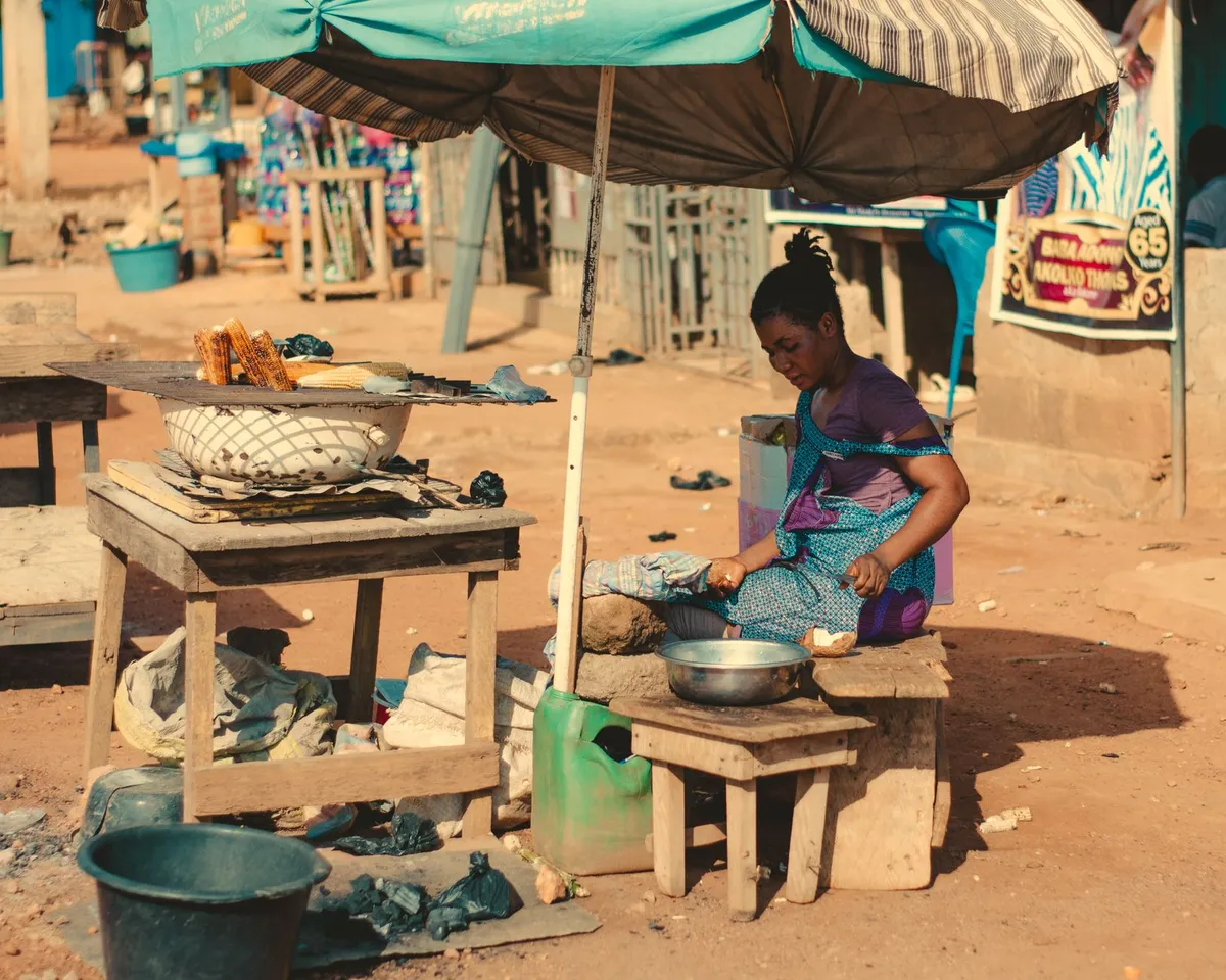 Il Cuore Rosso del Ghana: L'Alchimia Millenaria del Waakye