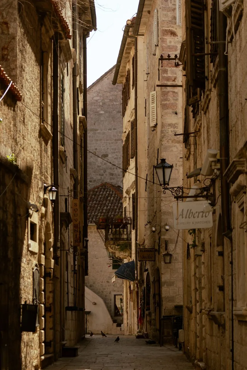 Narrow medieval street leading up to the abbey
