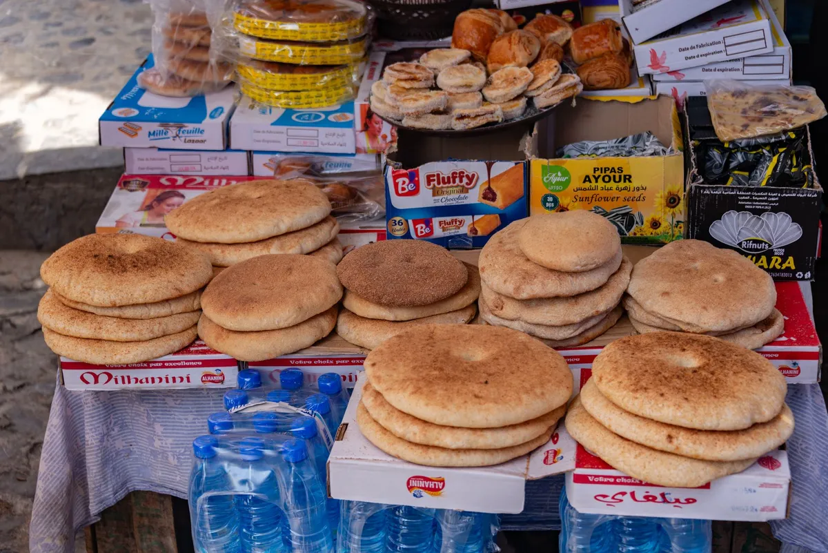 Close up of fresh pita bread and dips