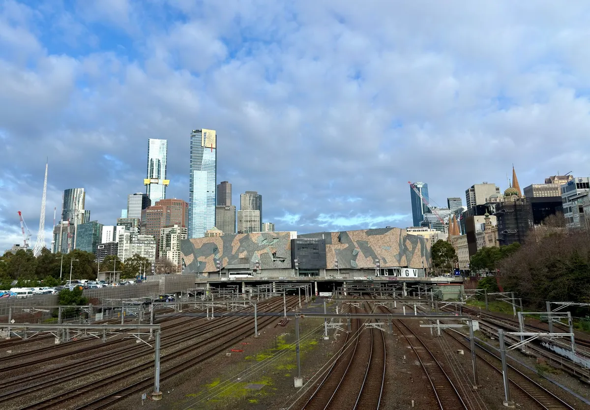 Melbourne street art and trams
