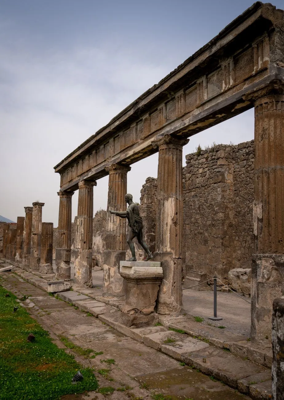 Ancient roman street food ruins