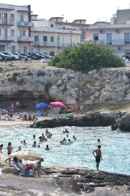 Le Cattedrali Sotterranee di Puglia: Un Viaggio Intimo nelle Città Rupestri delle Gravine
