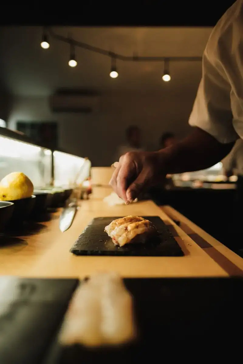 Le Sushi : Odyssée Salée et Sucrée, de la Préservation Antique à l'Art Culinaire Éphémère