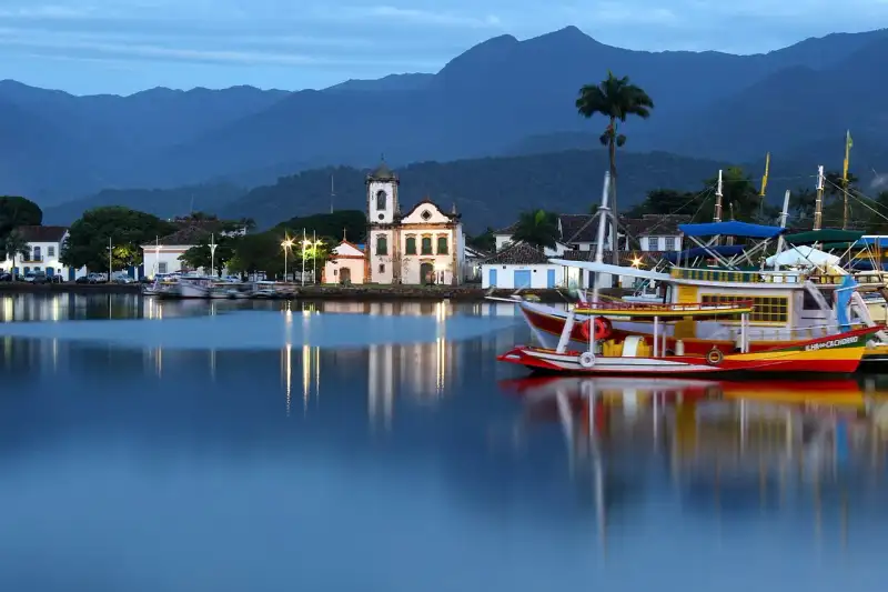 A Magia de Paraty: Ruas de Pedra e História Colonial