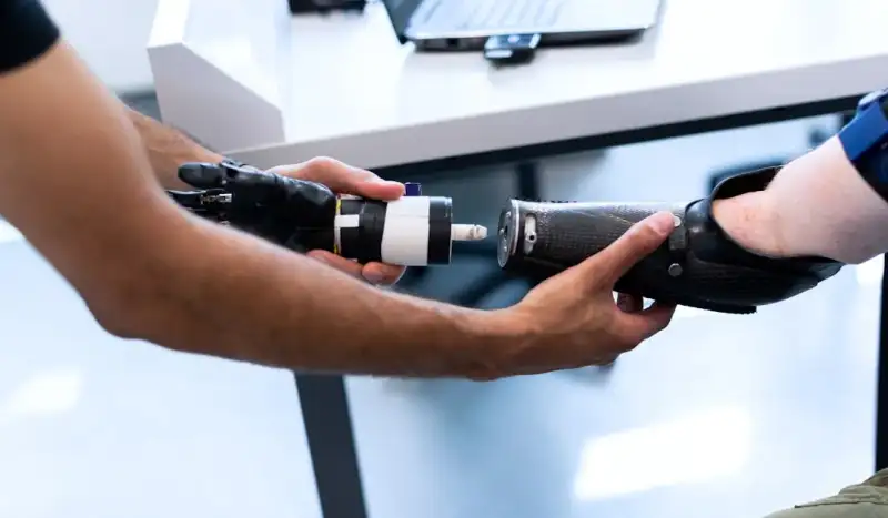 BCI-controlled prosthetic arm