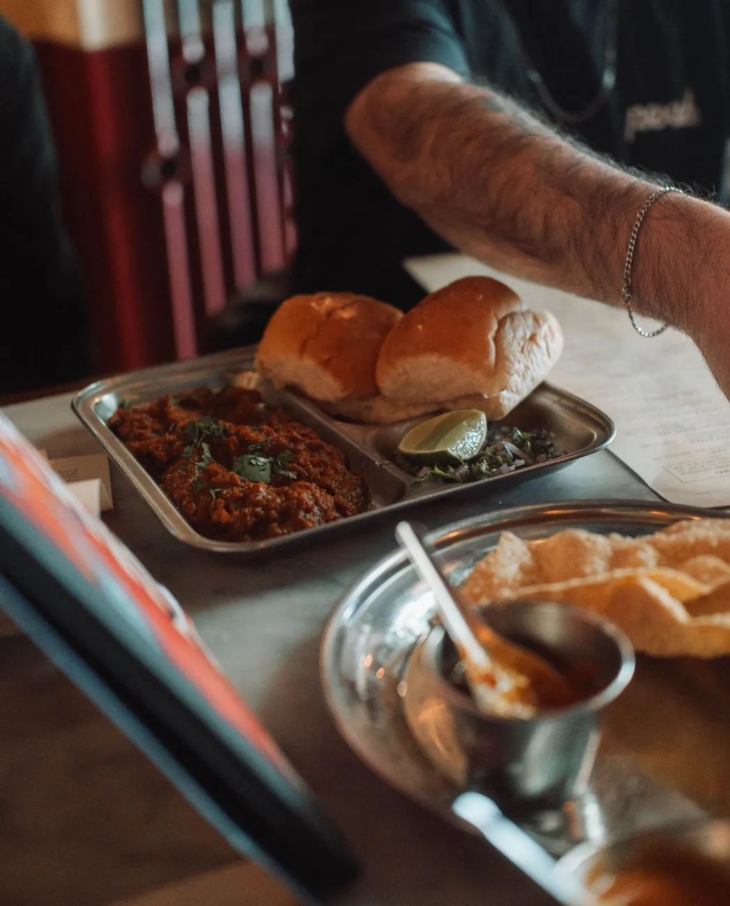 Mumbai’s Edible Soul: The Spice, Chaos, and Unmatched Flavor of Its Street Food