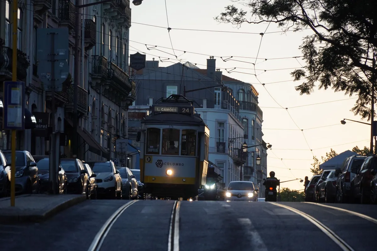Portugal Unveiled: A Deep Dive into Viagem, Cultura, Vida, Gastronomia, and História