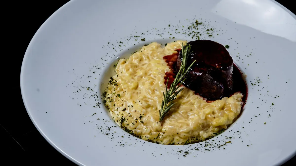 Quando i Mondi si Incontrano nel Piatto: L'Anima Segreta della Cucina Fusion