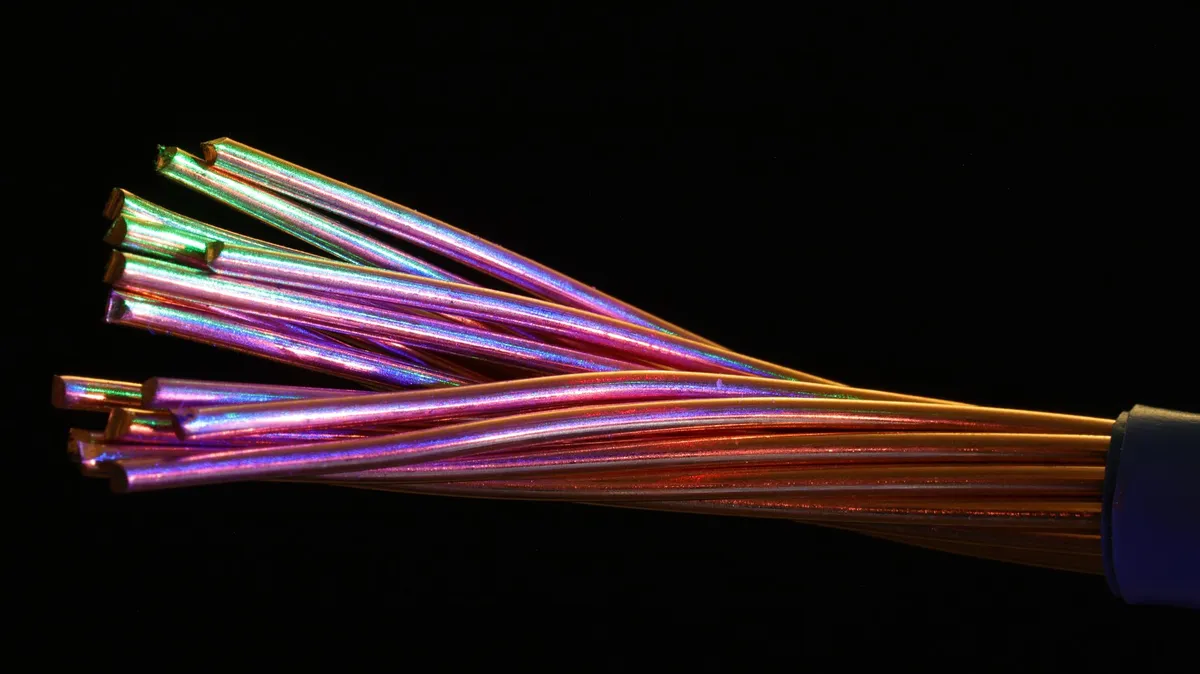 Quantum emitters in an optical cavity