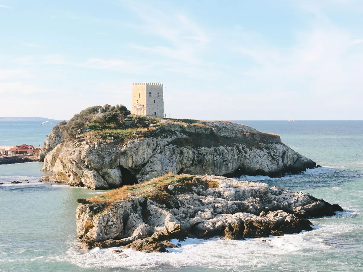 Sardinian Nuraghe Trails: Mapping the Bronze Age Megalithic Landscapes