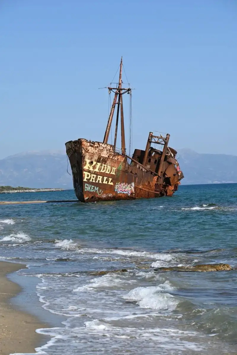 Schiff des Odysseus in die Nacht: Ein Blick in die griechische Epopöe