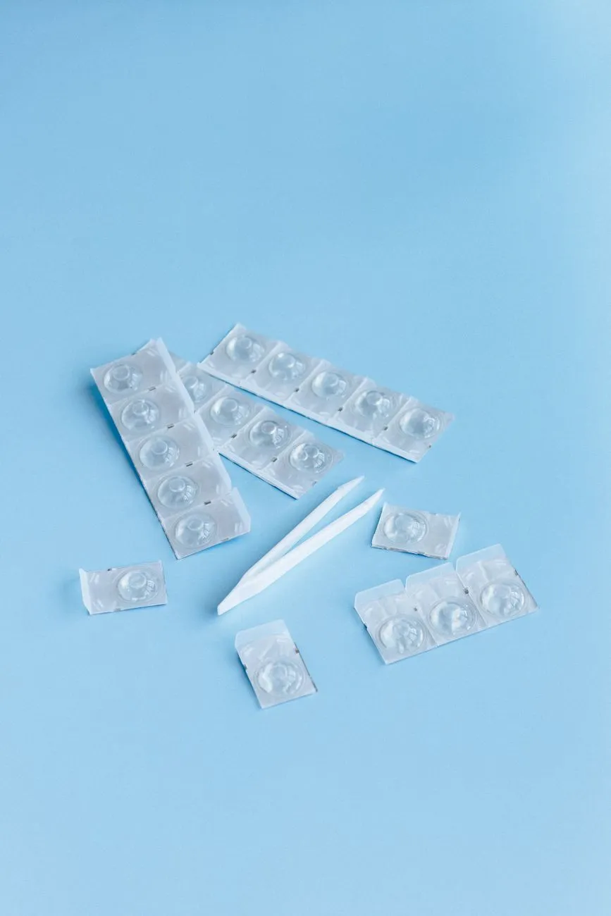 Co‑packaged optics module with microfluidic cooling