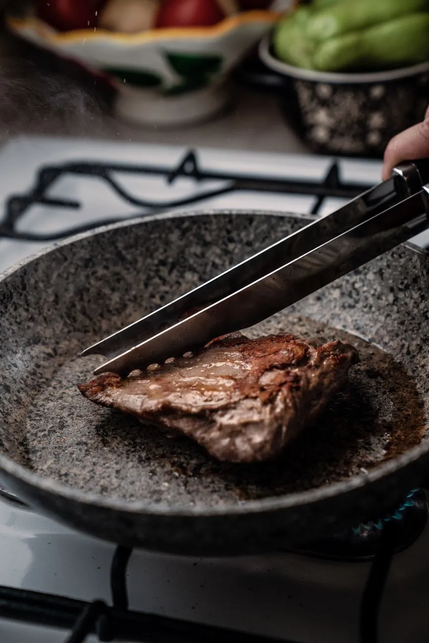 Protein denaturation and Maillard reaction on steak