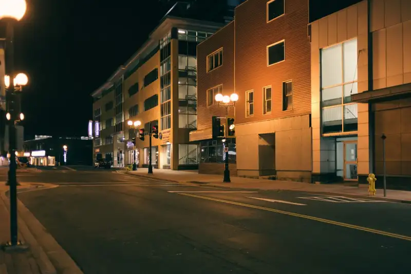 The solitude of the city