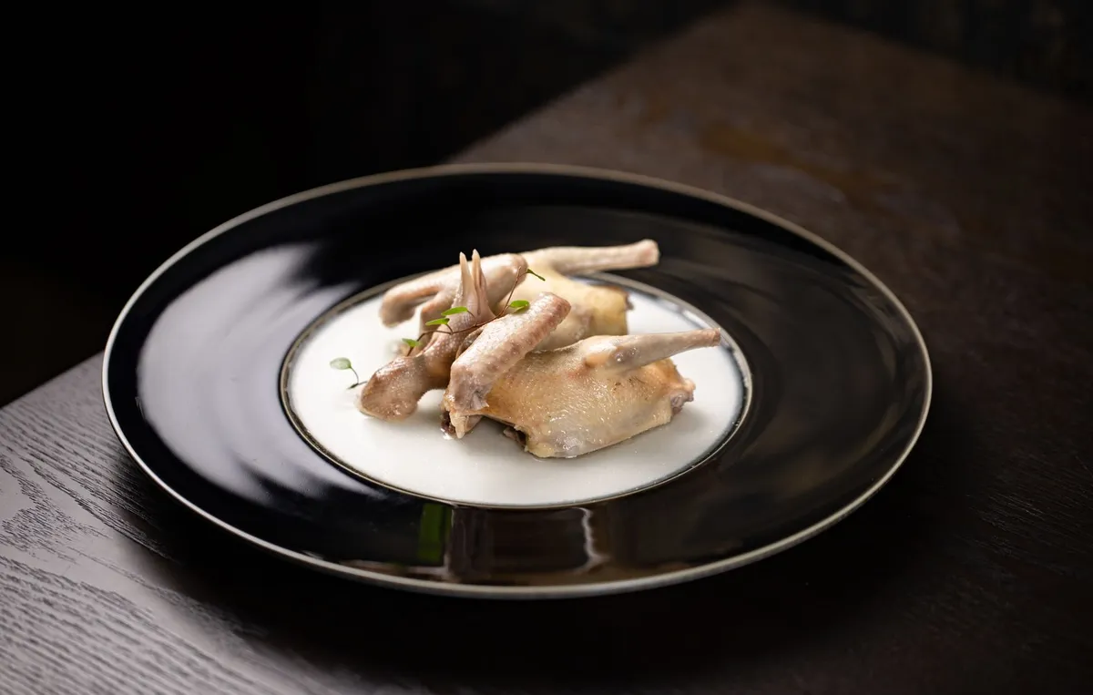 Minimalist nouvelle cuisine plating style
