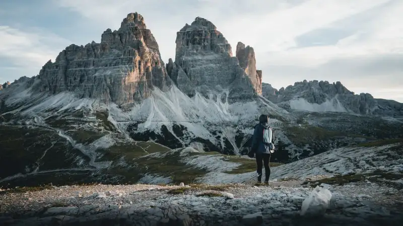 Hikers on the Tre Cime di Lavaredo trail
