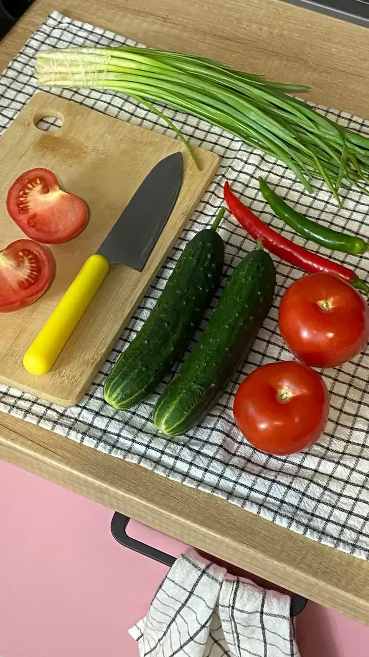 A vibrant assortment of freshly chopped vegetables for Çoban Salata