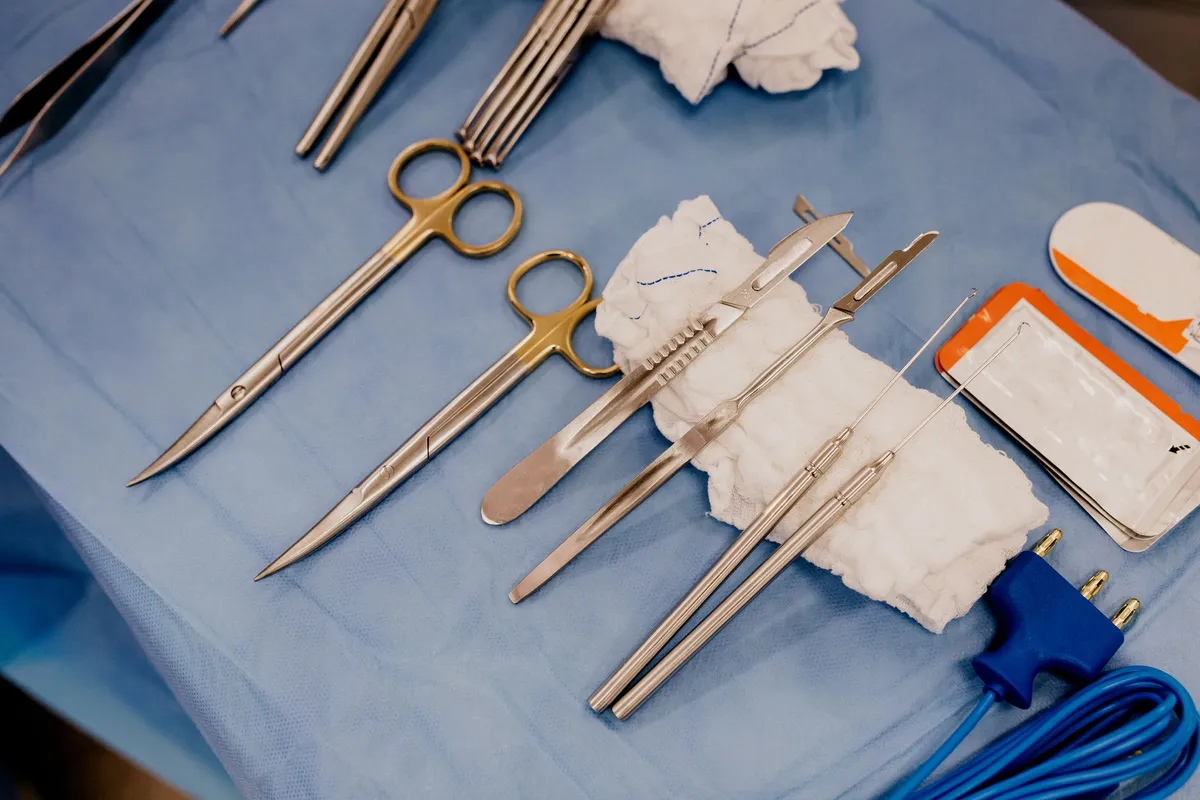 Robotic surgery system with global network visualization