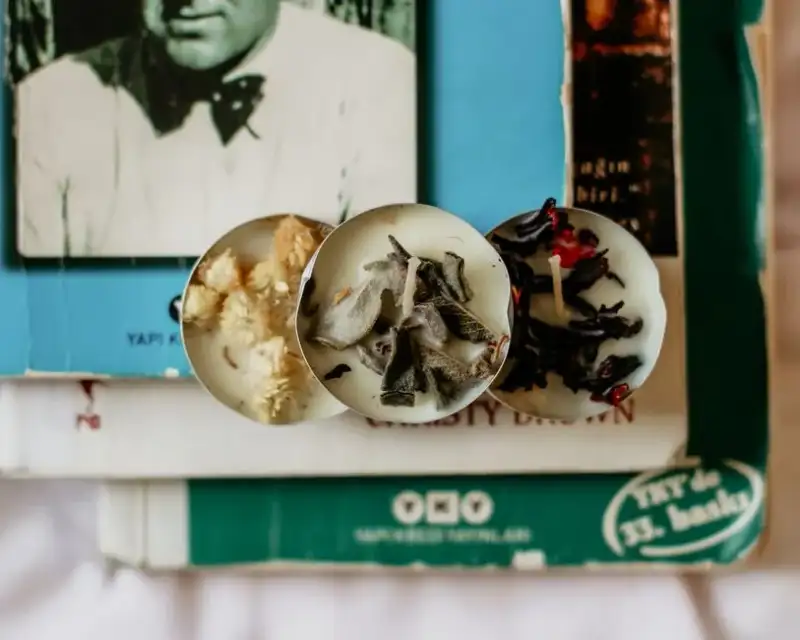 The Lost Language of Scented Books: Unearthing a Bibliophile's Olfactory History