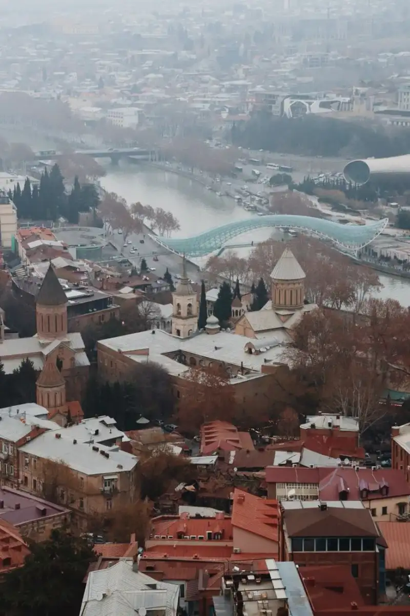 Tiflis der Wärme: Eine zeitlose Odyssee durch das Herz von Georgien