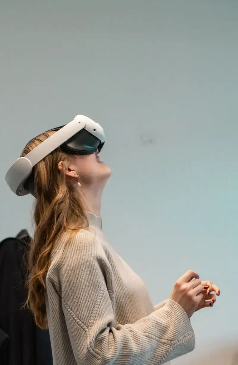 Unlocking the Potential of Extended Reality (XR): Enterprise Applications and Digital Collaboration